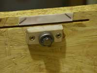 ball bearing mouted at box wall